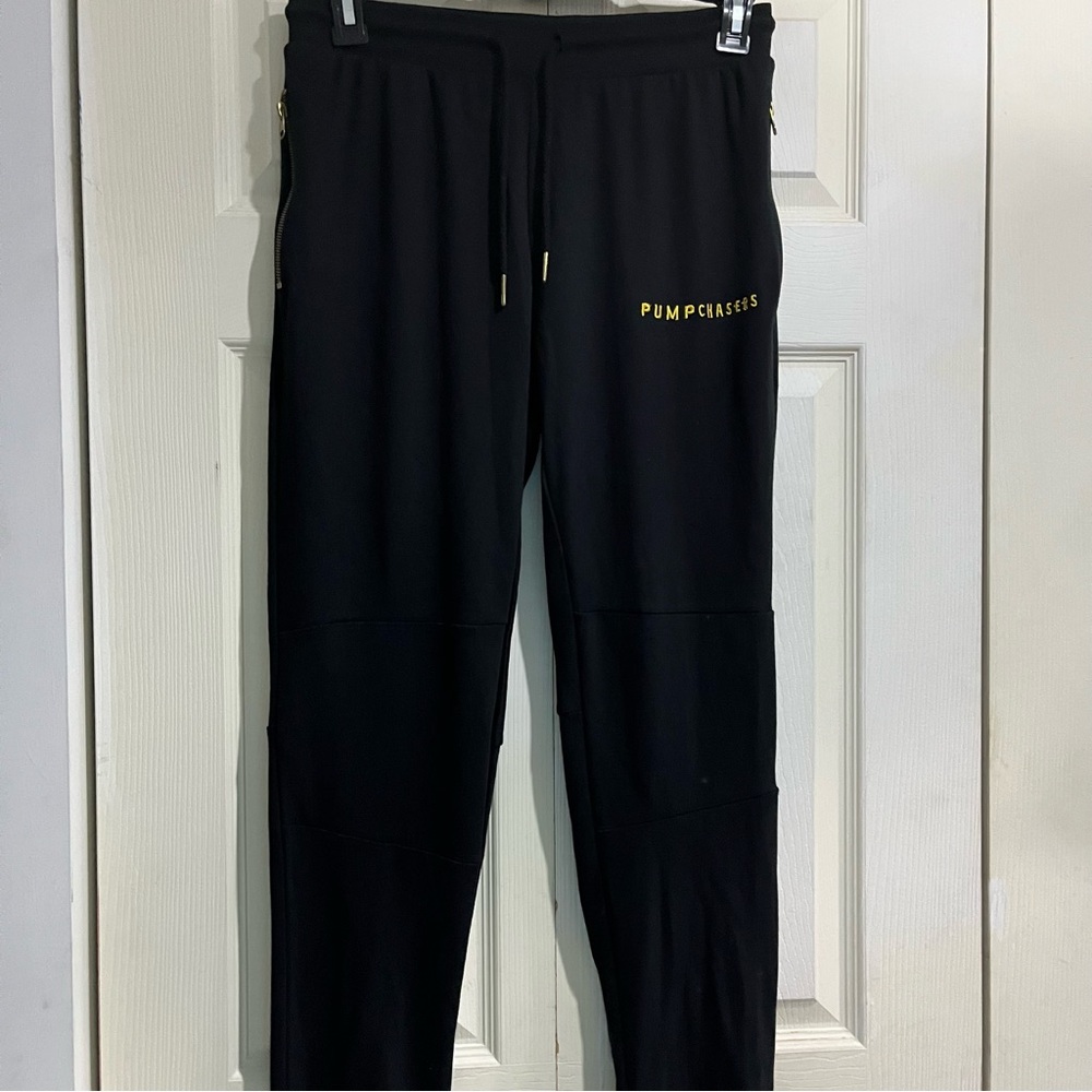 Men’s Pump Chasers Black Jogger pants in Size  XL